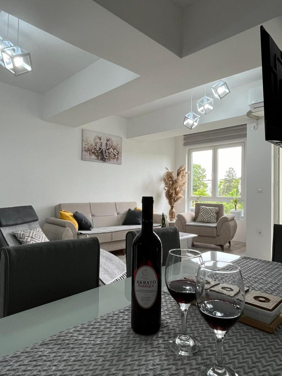 Maksim Apartments สโกเปีย ภายนอก รูปภาพ